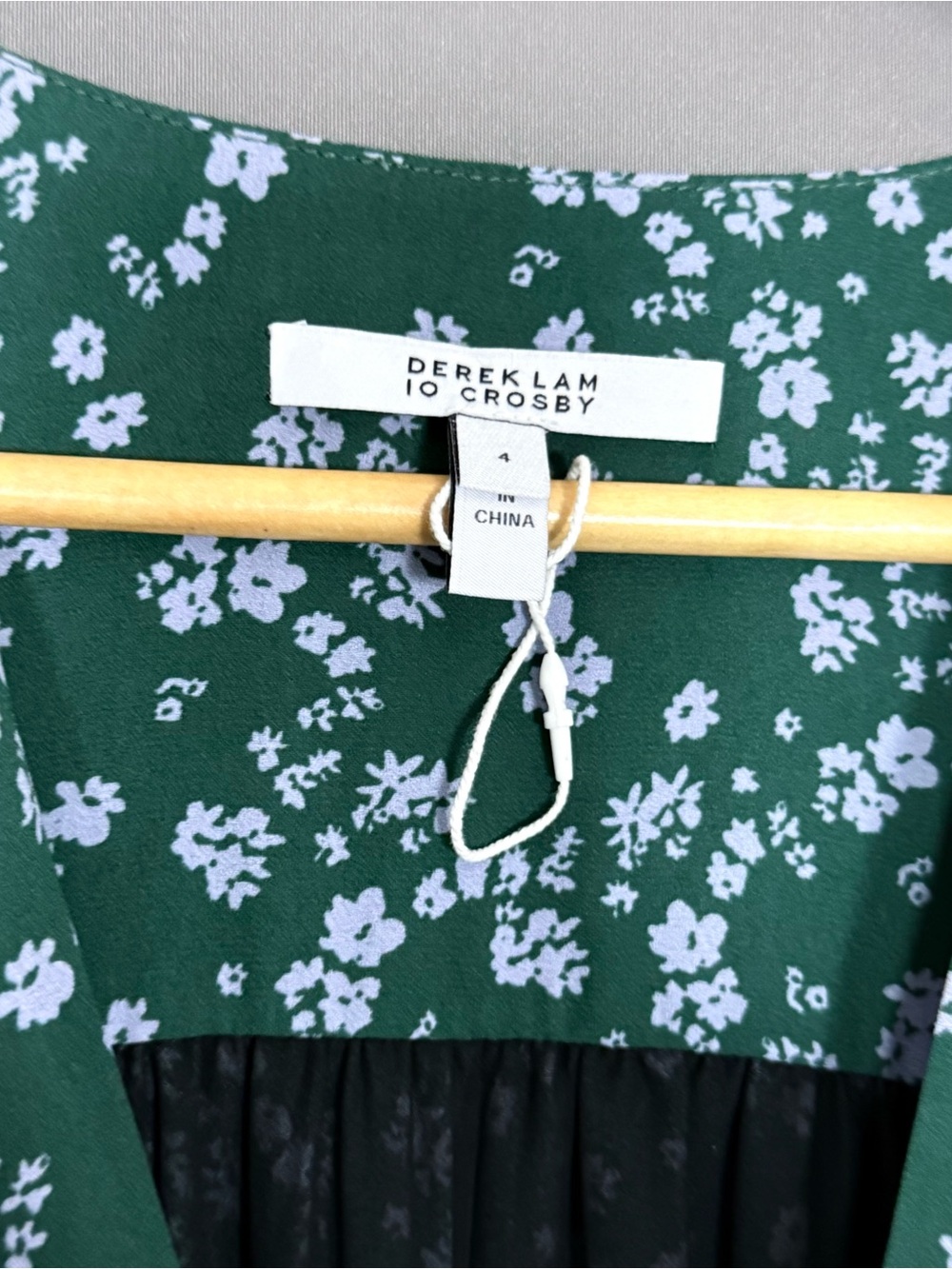 Derek Lam 10 Crosby Green Ditsy Floral Twist Front Short Dress Size 4 - Picture 4 of 10